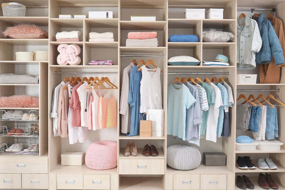 4 signs that indicate a wardrobe makeover