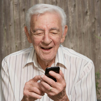 5 bad smartphone habits to break with senior phones