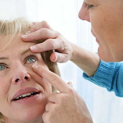 10 early warning signs of age-related macular degeneration