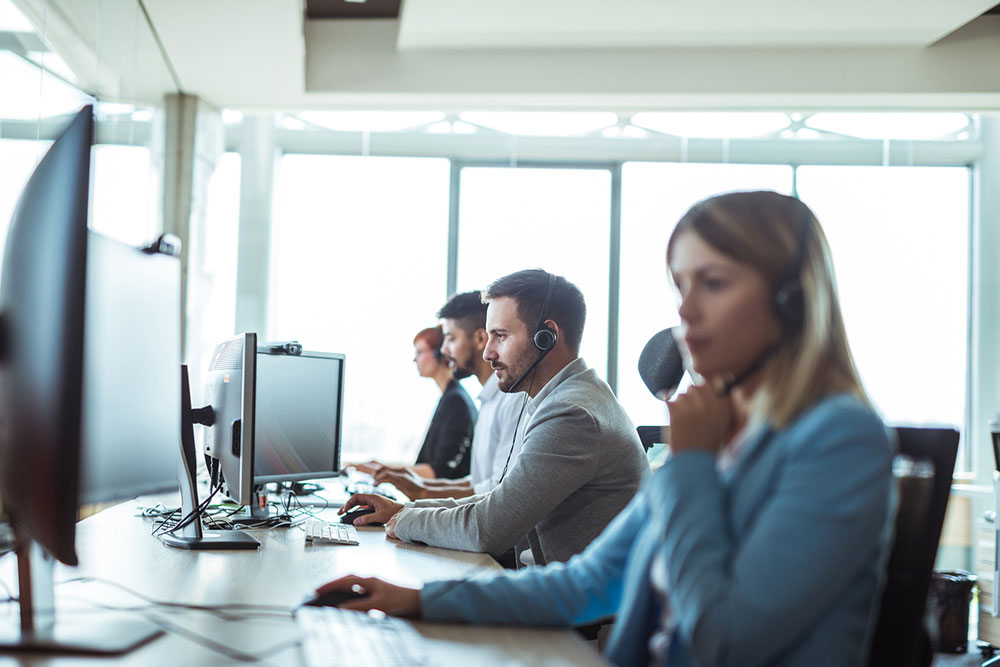 4 effective ways to sell a product using call center services